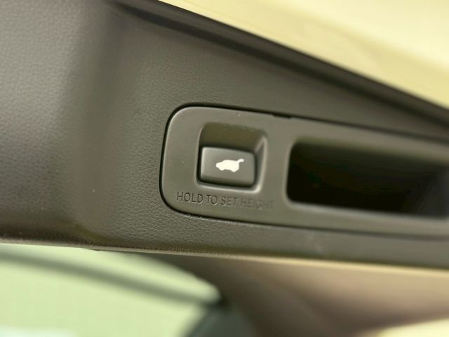 最高階S版⚠️原鈑件⚠️原廠保養⚠️全景天窗⚠️電動尾門⚠️電動椅⚠️LV2半自動駕駛⚠️誠信買賣⚠️優質服務⚠️  第7張相片