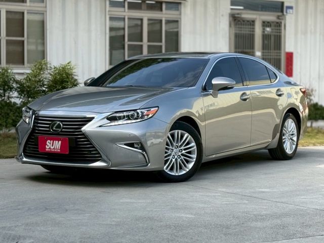 頂級版ES200⚠️全車原版件⚠️只跑9萬公里⚠️原廠保養⚠️ACC跟車⚠️內外都美⚠️誠信買賣  第1張相片