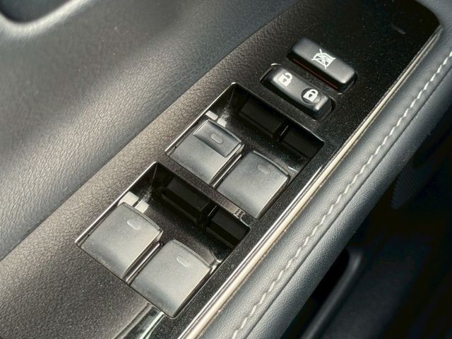 頂級版ES200⚠️全車原版件⚠️只跑9萬公里⚠️原廠保養⚠️ACC跟車⚠️內外都美⚠️誠信買賣  第12張相片