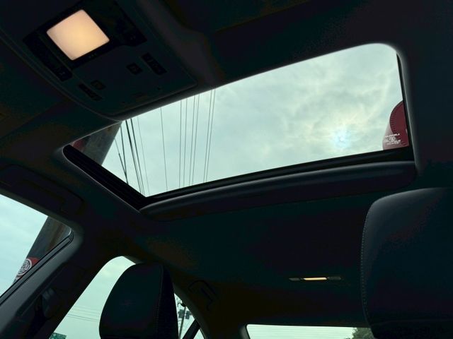 頂級版ES200⚠️全車原版件⚠️只跑9萬公里⚠️原廠保養⚠️ACC跟車⚠️內外都美⚠️誠信買賣  第18張相片