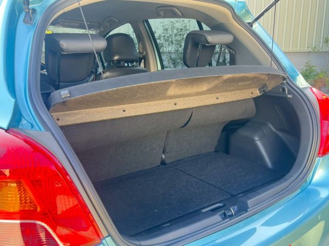 內外都超美的小鴨⚠️輪胎很新⚠️方向盤音源控制鍵⚠️妥善率超棒⚠️市區好停車⚠️新手上路⚠️可貸款  第6張相片