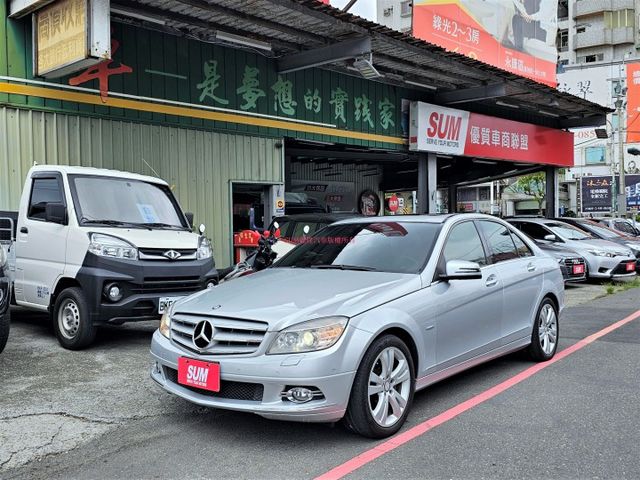總代理C280 小改款 僅跑18萬公里 車輛維持的相當漂亮 車子很健康  第1張相片