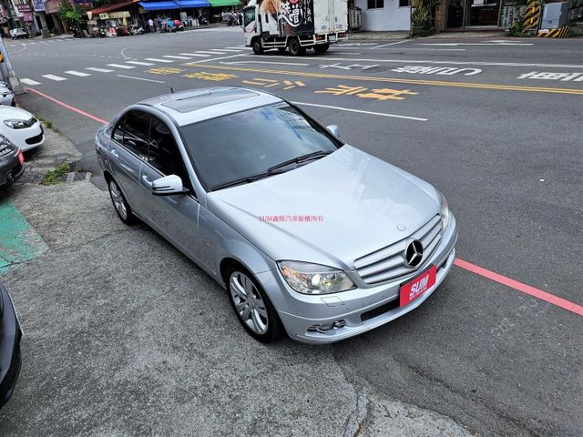 總代理C280 小改款 僅跑18萬公里 車輛維持的相當漂亮 車子很健康  第3張相片