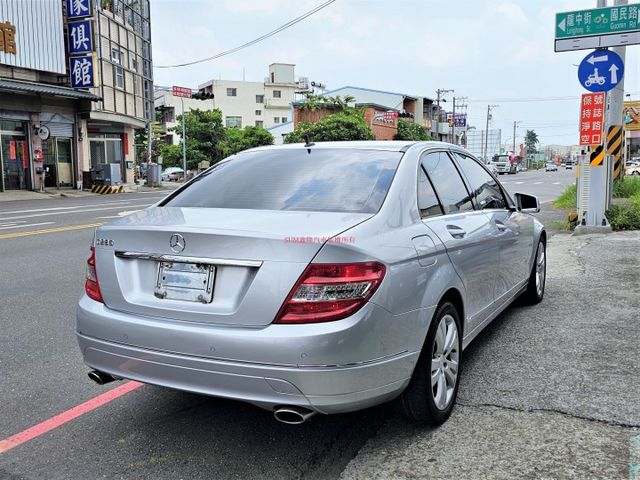 總代理C280 小改款 僅跑18萬公里 車輛維持的相當漂亮 車子很健康  第5張相片