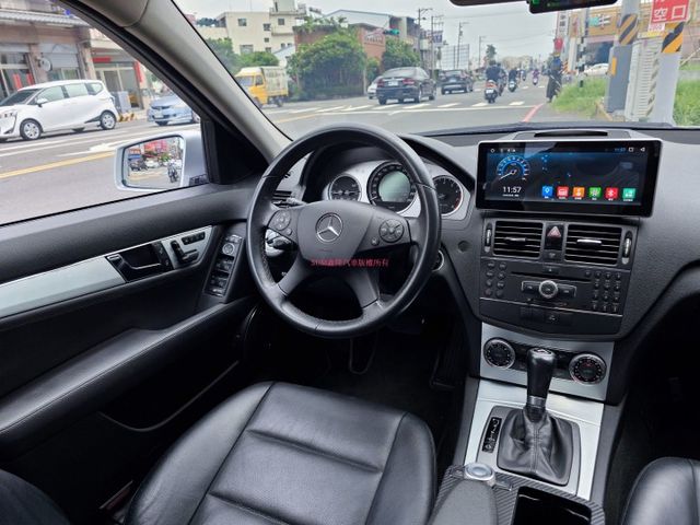 總代理C280 小改款 僅跑18萬公里 車輛維持的相當漂亮 車子很健康  第11張相片