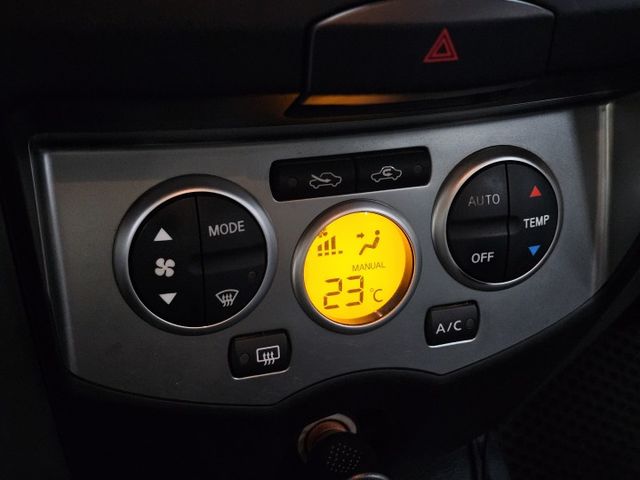 1.6 LIVINA 頂架護板  第14張相片