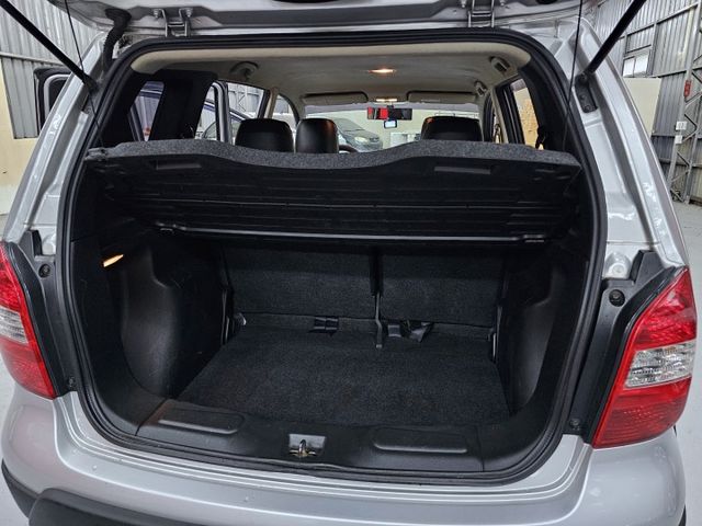 1.6 LIVINA 頂架護板  第15張相片