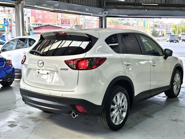 旗艦 4WD 原廠保養 一手車 車庫 精美  第3張相片