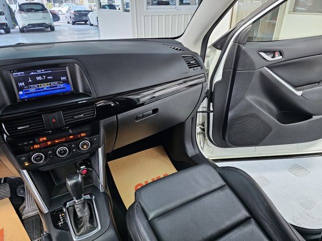 旗艦 4WD 原廠保養 一手車 車庫 精美  第17張相片