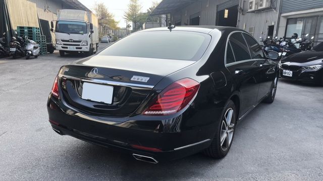 S400 LWB 總代理 僅跑9萬 精美品項! 一手車  第2張相片