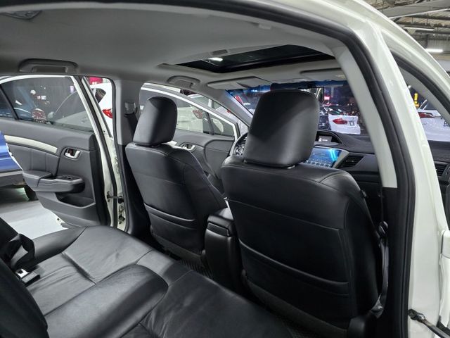 頂級 天窗HID 一手車 全原廠保養 空力套件 綿綿密密  第11張相片