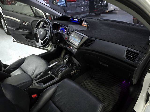 頂級 天窗HID 一手車 全原廠保養 空力套件 綿綿密密  第12張相片