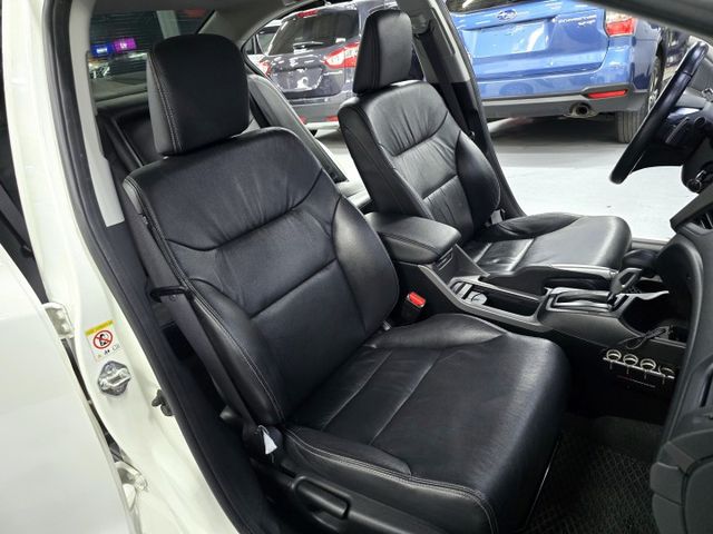頂級 天窗HID 一手車 全原廠保養 空力套件 綿綿密密  第13張相片