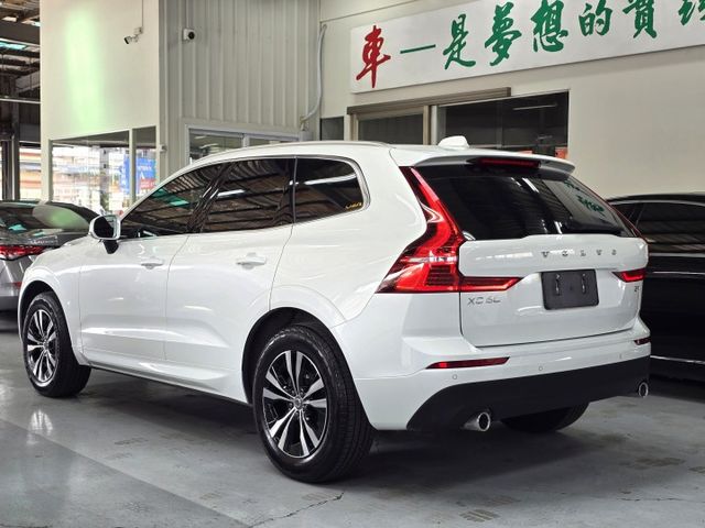 B4 Momentum Plus 超精美品!  第3張相片