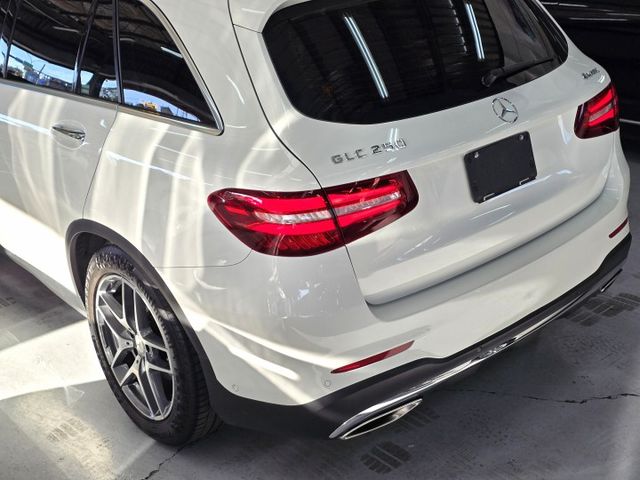 總代理GLC250 AMG Line 僅跑8萬多 相當相當精美的品項!  第5張相片