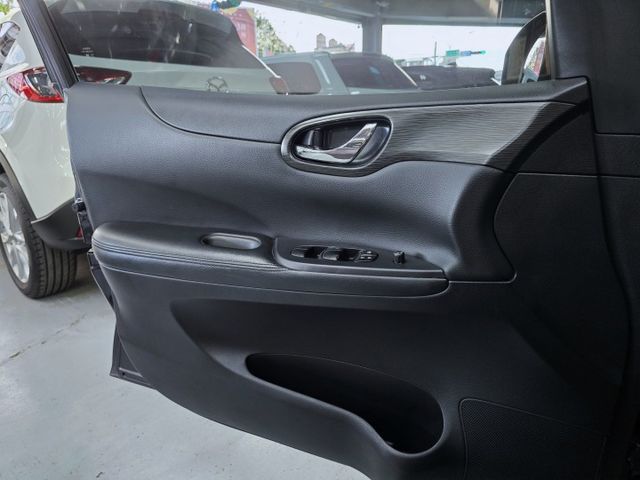 BIG TIIDA純一手車 全程原廠保養 好漂亮! 車況超好!  第18張相片
