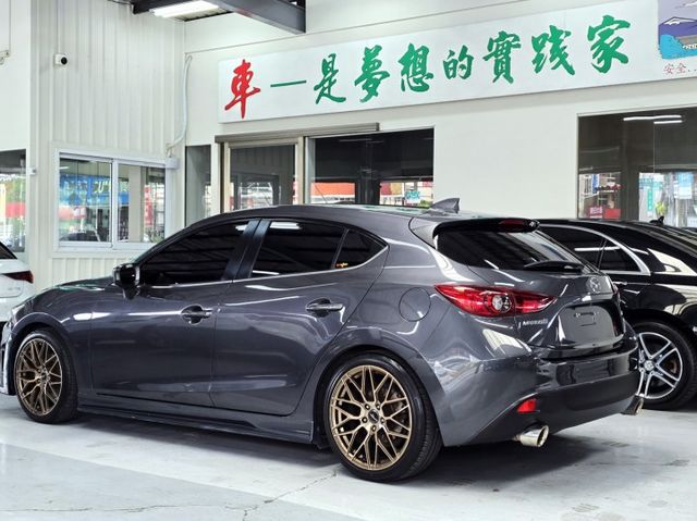 魂動MAZDA3 五門 空力套件 大螢幕 車況不錯喔!  第5張相片