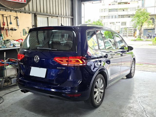 Touran七人座 頂級 電動椅 電尾門 ACC跟車  第1張相片