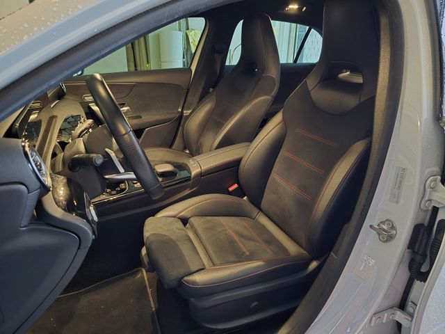 總代理A180 AMG Line 一手車 僅跑2萬多 精緻美品!  第13張相片