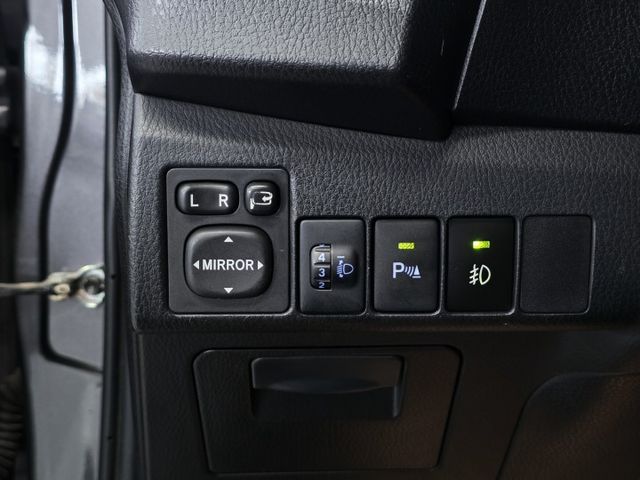 ALTIS 僅跑6萬 把握賞車喔!  第14張相片