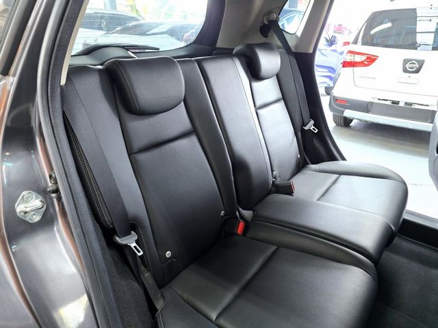 頂規S版 免鑰匙啟動 門邊解鎖 換檔撥片 盲點偵測  第9張相片