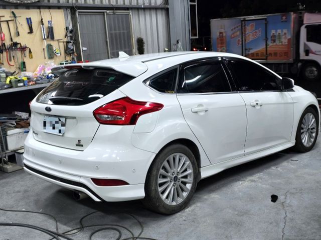 運動旗艦型S版 1.5渦輪 天窗 車道偏移 換檔撥片 盲點 免鑰匙啟動  第3張相片