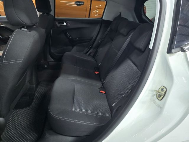 極稀有 超低里程!僅跑5萬  原廠保養的 寶獅208五門  第8張相片