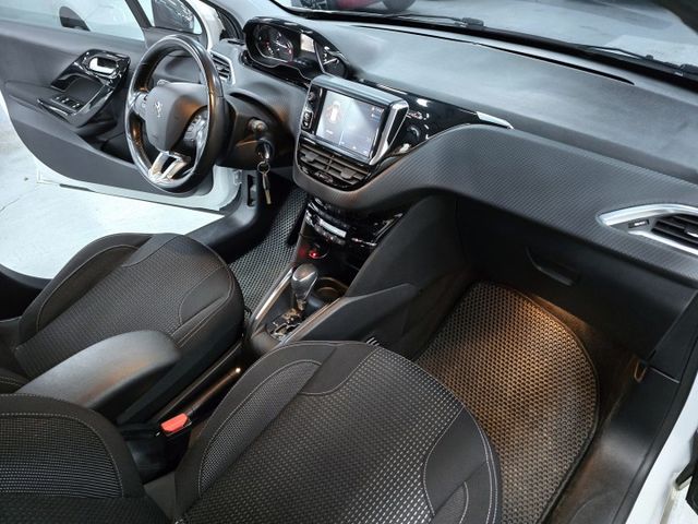 極稀有 超低里程!僅跑5萬  原廠保養的 寶獅208五門  第11張相片