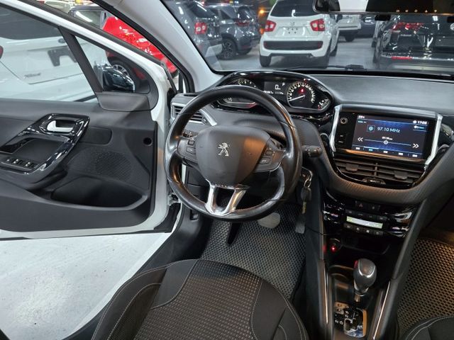 極稀有 超低里程!僅跑5萬  原廠保養的 寶獅208五門  第16張相片