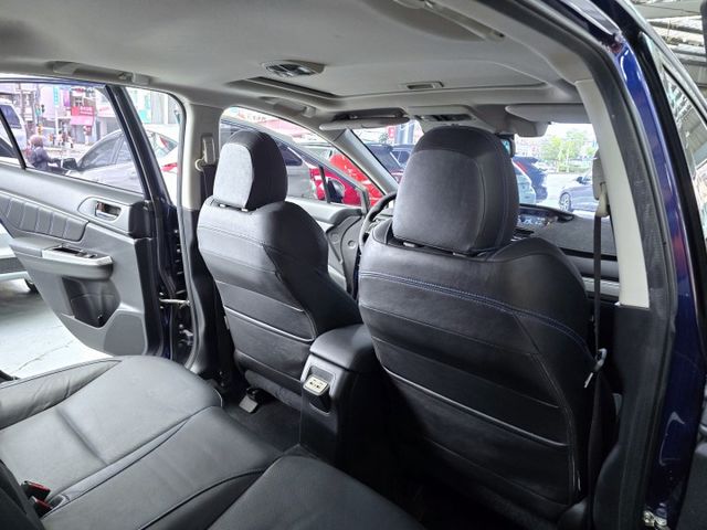 2019年式 小改款 頂級版GT-S ACC跟車 電動椅 天窗 車道偏移 大螢幕 盲點  第8張相片