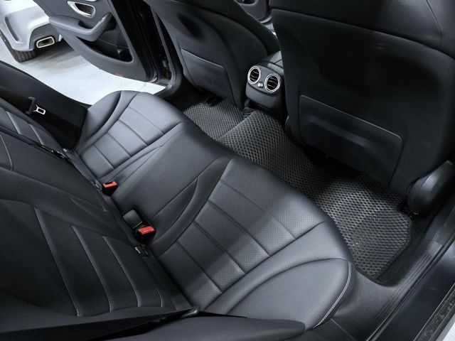 總代理C250 AMGLine 全原廠保養 剛換全新引擎腳 全新電子水幫浦  第11張相片