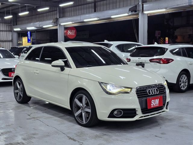 3門版 奧迪A1 1.4渦輪頂級 HID頭燈 換檔撥片  第3張相片