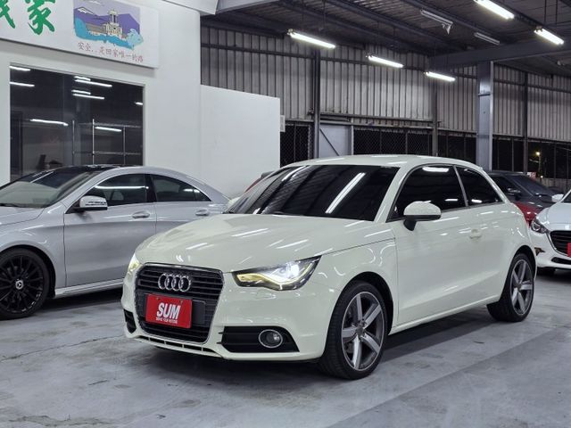 3門版 奧迪A1 1.4渦輪頂級 HID頭燈 換檔撥片  第4張相片