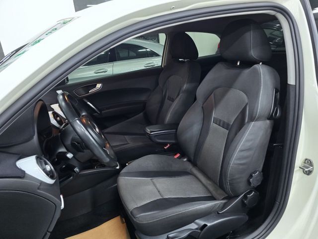 3門版 奧迪A1 1.4渦輪頂級 HID頭燈 換檔撥片  第9張相片