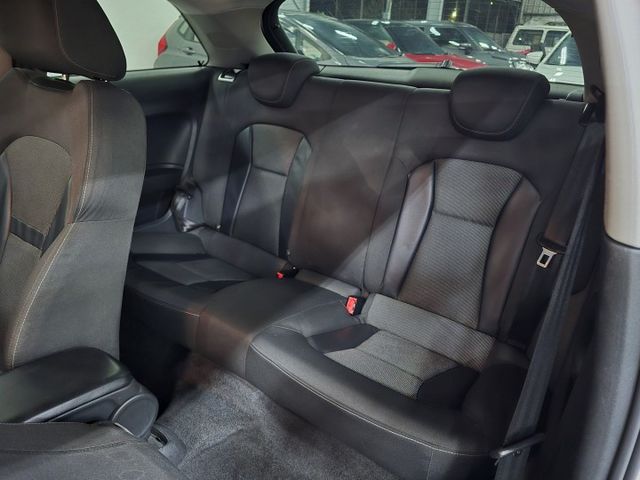 3門版 奧迪A1 1.4渦輪頂級 HID頭燈 換檔撥片  第10張相片