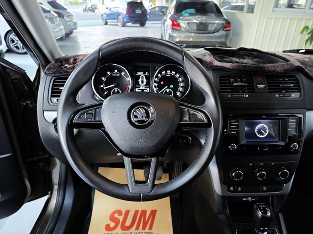 一手車 全程SKODA原廠保養 極精美品項!  第15張相片