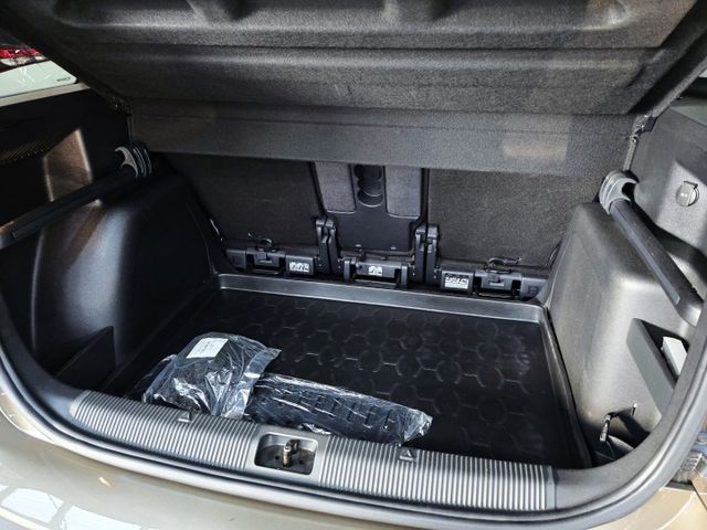 一手車 全程SKODA原廠保養 極精美品項!  第19張相片