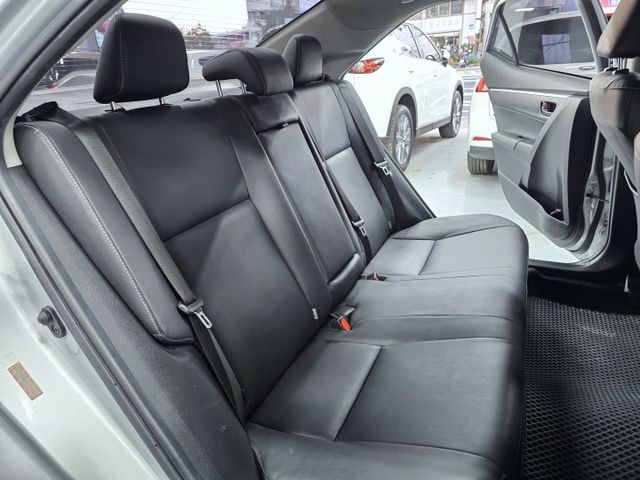 原廠保養工單 四條輪胎+碟盤 9成新 車況極佳!  第9張相片