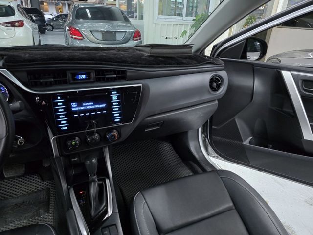 原廠保養工單 四條輪胎+碟盤 9成新 車況極佳!  第12張相片