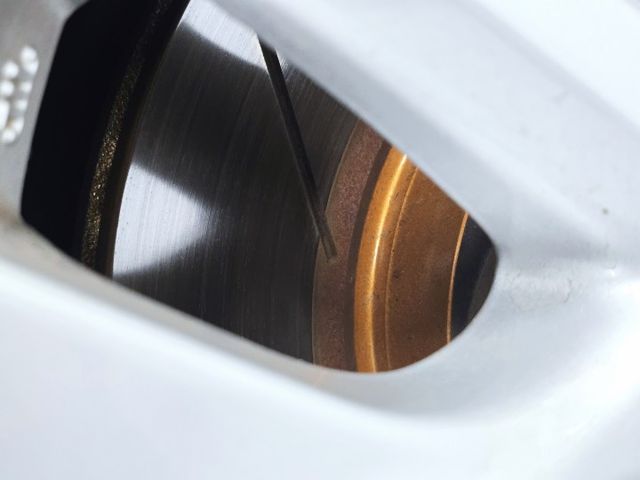 原廠保養工單 四條輪胎+碟盤 9成新 車況極佳!  第14張相片