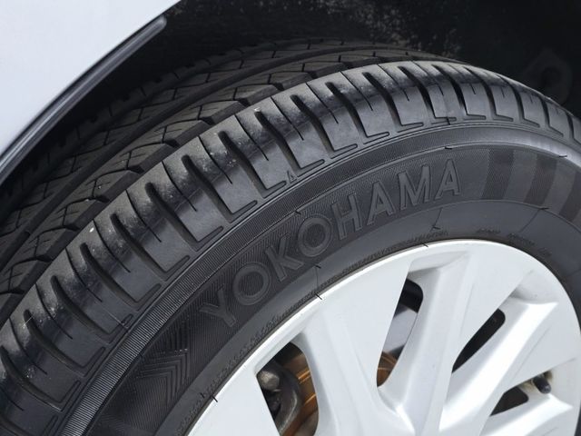 原廠保養工單 四條輪胎+碟盤 9成新 車況極佳!  第15張相片