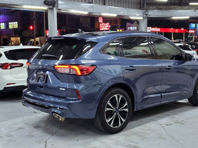 2022年式小改款 KUGA ST-Line AWD 一手車 僅跑7萬 原廠保養  第4張相片