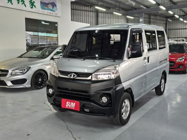 自排 5人客貨兩用 盲點 循跡防滑 電動摺疊後視鏡 定速  第1張相片