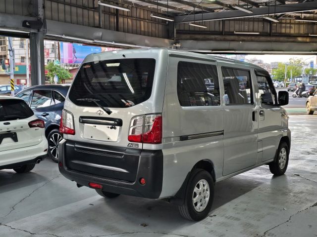 自排 5人客貨兩用 盲點 循跡防滑 電動摺疊後視鏡 定速  第3張相片