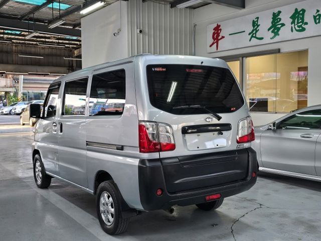 自排 5人客貨兩用 盲點 循跡防滑 電動摺疊後視鏡 定速  第4張相片