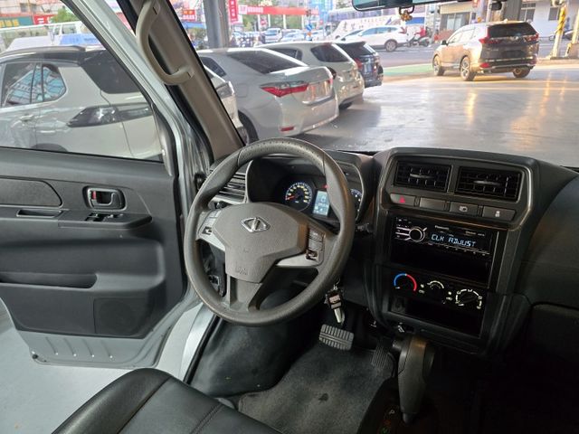 自排 5人客貨兩用 盲點 循跡防滑 電動摺疊後視鏡 定速  第11張相片