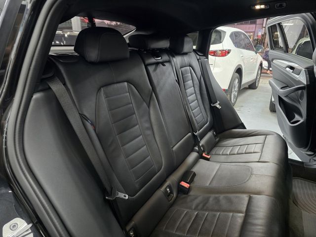 X4 30i M-SPORT白金領航版 轉向頭燈/車況抬頭顯示/HK音響  第11張相片