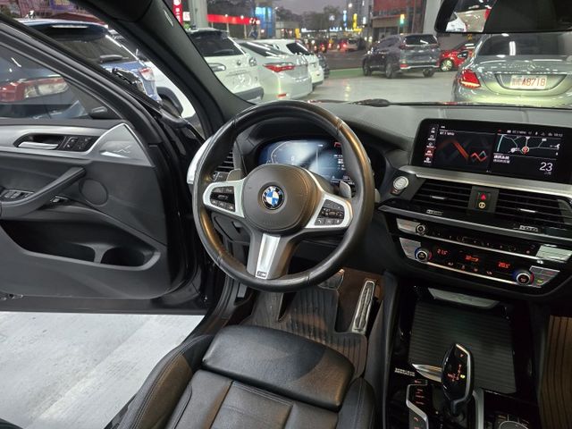 X4 30i M-SPORT白金領航版 轉向頭燈/車況抬頭顯示/HK音響  第14張相片