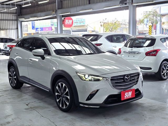 小改款 旗艦型 ACC跟車 車道偏移 抬頭顯示器 盲點 超精美品!  第1張相片