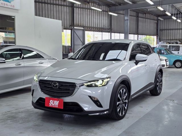 小改款 旗艦型 ACC跟車 車道偏移 抬頭顯示器 盲點 超精美品!  第2張相片